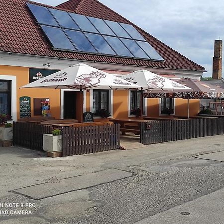 Ubytovani Jerabek Lásenice Exteriör bild