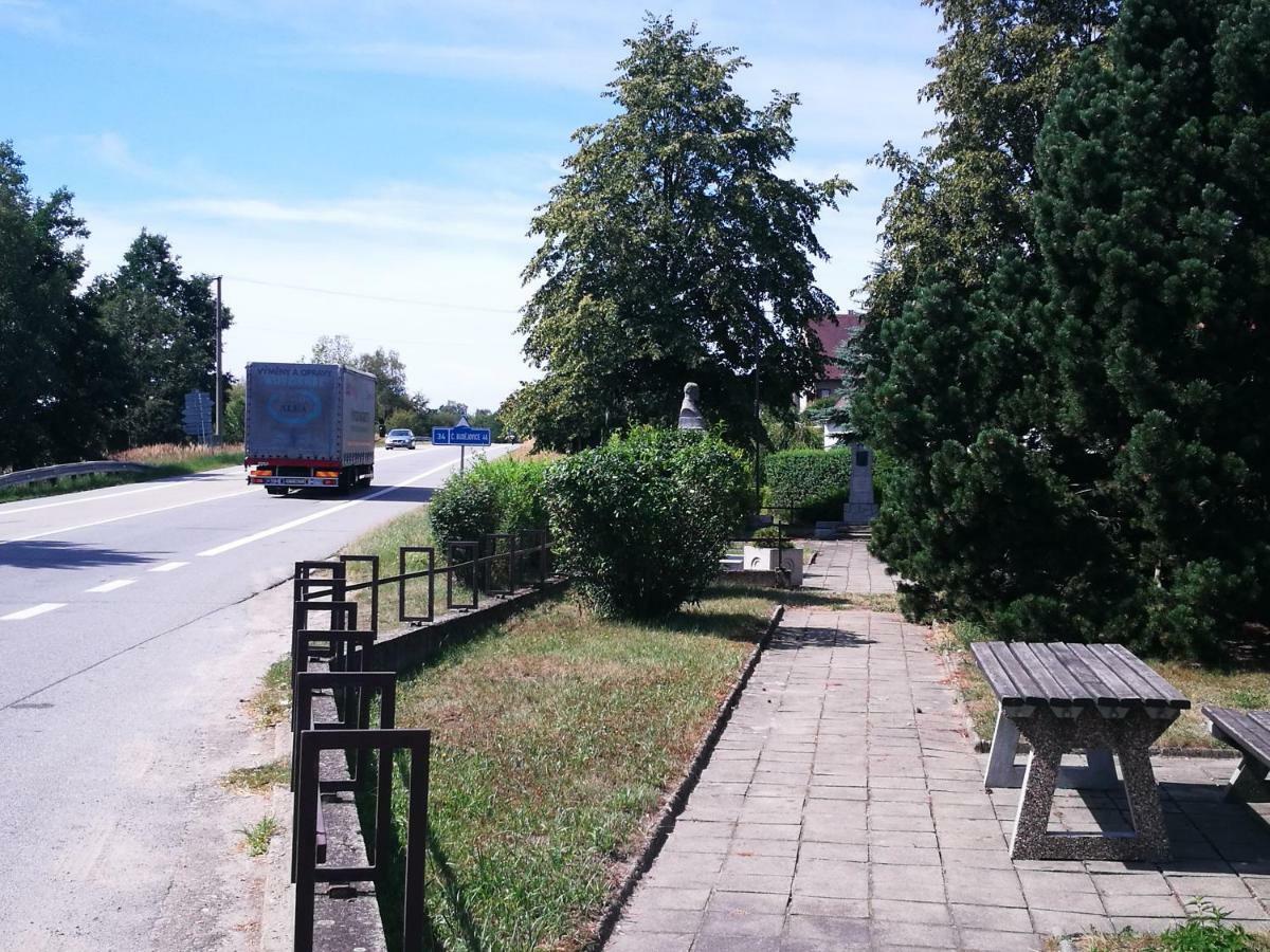 Ubytovani Jerabek Lásenice Exteriör bild